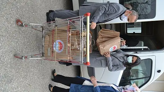 Minik ellerden sağlık çalışanlarına Tıp Bayramı hediyesi