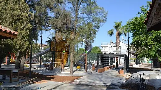 Bahriye Üçok Parkı'nda çalışmalar devam ediyor 