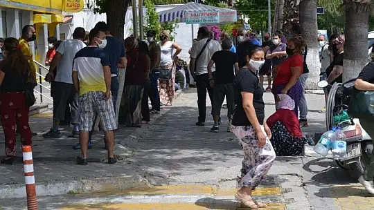 PTT önünde 1100 TL kuyruğu