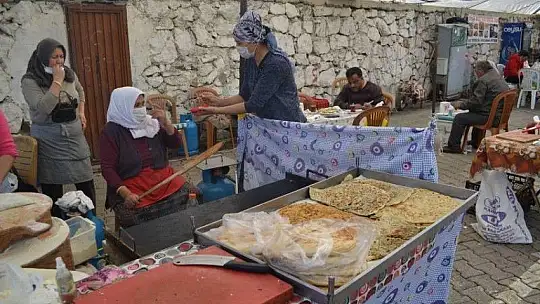 Parklar, pazarlar lokanta oldu