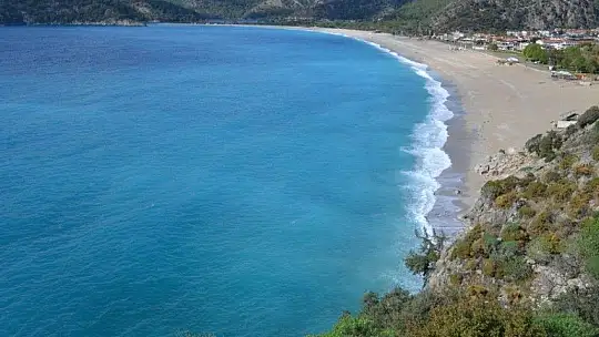 56 saatlik kısıtlamada denize bile girdiler