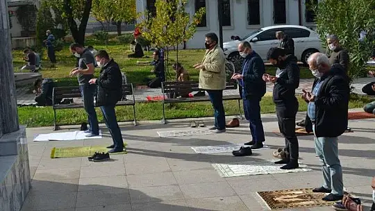 Fethiye Camilerinde de yağmur duası yapıldı