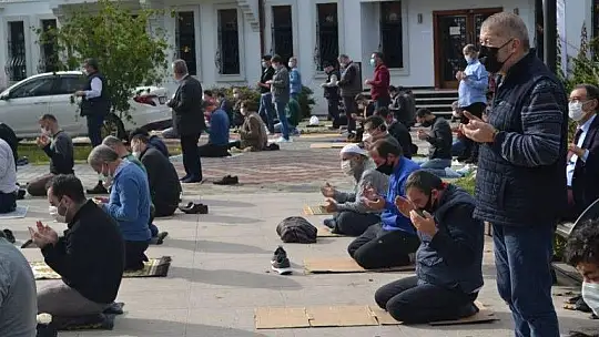 Fethiye Camilerinde de yağmur duası yapıldı