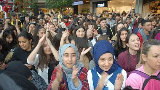 Tuğba Yurt, Fethiye'yi Salladı