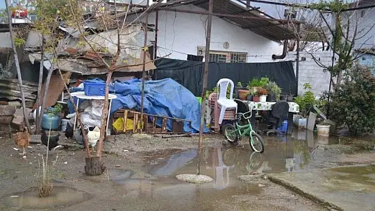 3 çocuğuyla bu evde yaşıyor