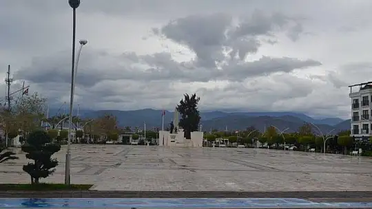Kısıtlamadan muaf olanlar görevinin başındaydı