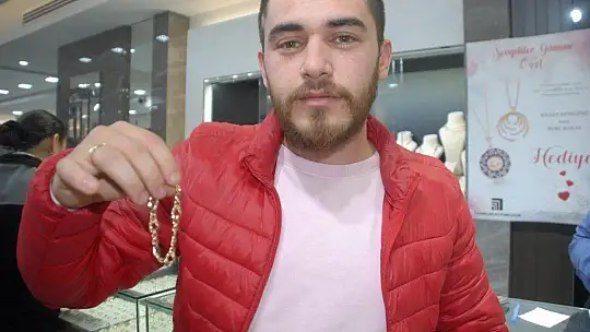 14 Şubat Sevgililer Günü alışverişleri hareketlendi