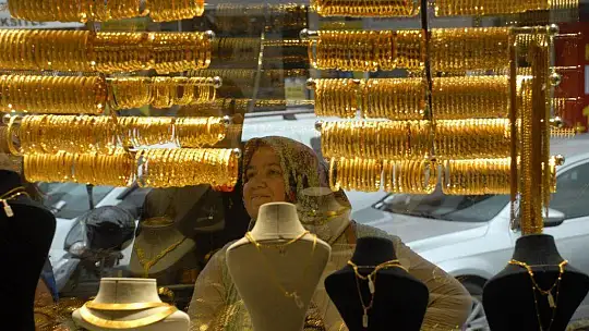 14 Şubat Sevgililer Günü alışverişleri hareketlendi