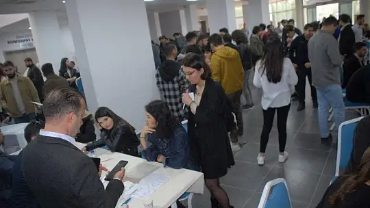 Sektör temsilcileri öğrencilerle buluştu