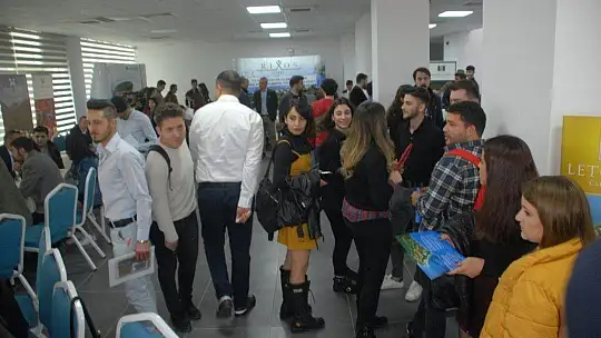 Sektör temsilcileri öğrencilerle buluştu