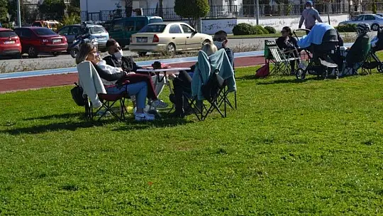 Kısıtlama sonrası plajlar ve sahil bandı doldu