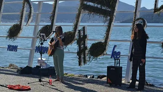 Kısıtlama sonrası plajlar ve sahil bandı doldu
