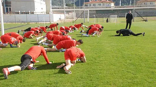 Fethiyespor, Derince'yi Bekliyor