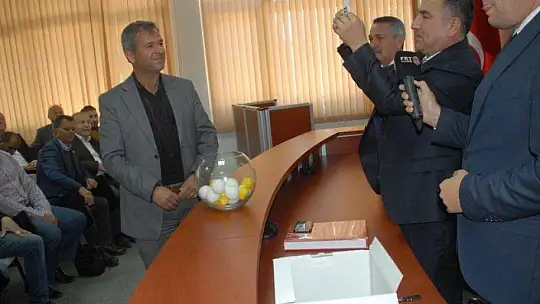 Kuraları Kaymakam çekti 