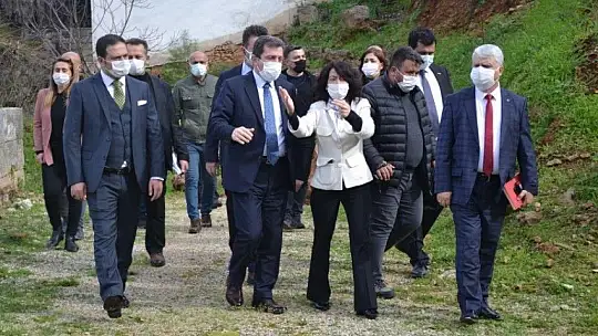 Vali Tavlı Telmessos Antik Tiyatrosu'nda incelemelerde bulundu