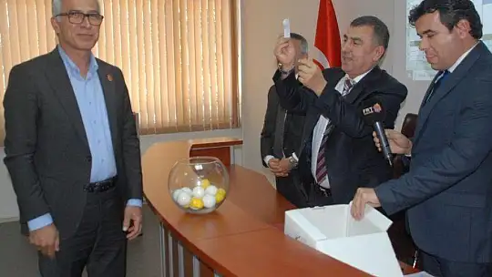 Kuraları Kaymakam çekti 