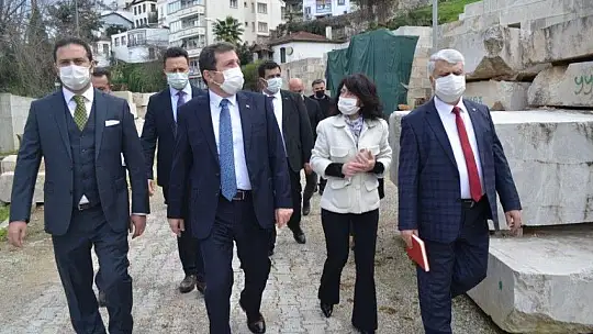 Vali Tavlı Telmessos Antik Tiyatrosu'nda incelemelerde bulundu