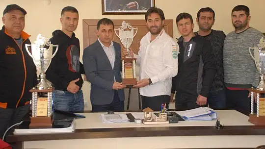 Sezonu Kupalarla Kapattılar