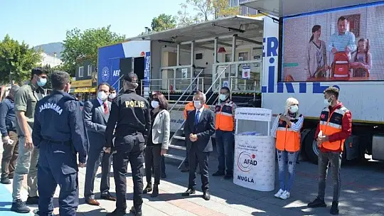 Deprem Tırı Fethiye'de 