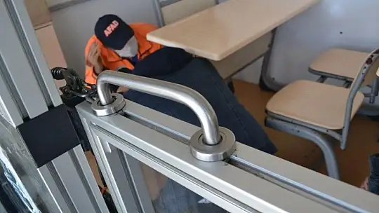 Deprem Tırı Fethiye'de 