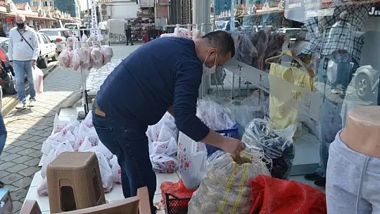 Ramazan ayında ihtiyaç sahiplerine askıda gıda yardımı 