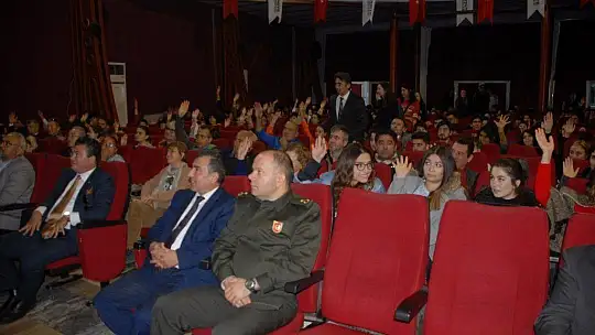 Kuşçu, ''Teknolojiyi yönetmiyoruz, o bizi yönetiyor''