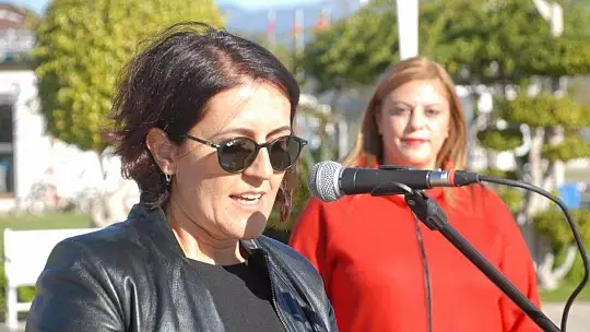 Kadınlar, Haklarını Savundu