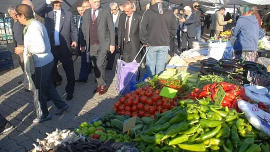 Bayraktar, ''Fethiye'nin üretici pazarı Türkiye'ye model olmalıdır''