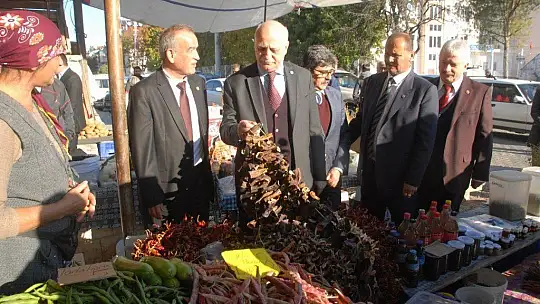 Bayraktar, ''Fethiye'nin üretici pazarı Türkiye'ye model olmalıdır''