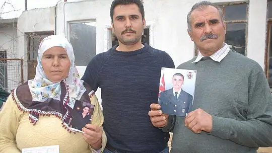 Bakan Akar'ı Nişan Törenine Bekliyorlar