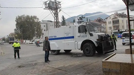 Fethiye'de TOMA'lı temizlik 