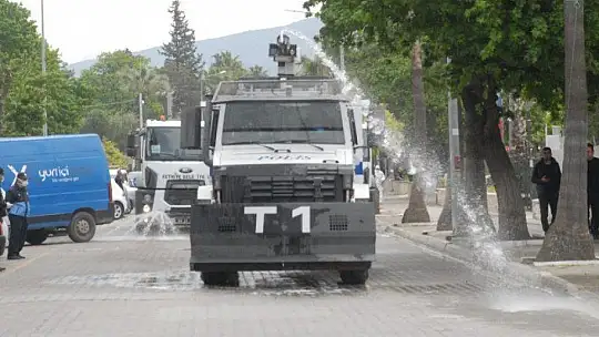 Fethiye'de TOMA'lı temizlik 