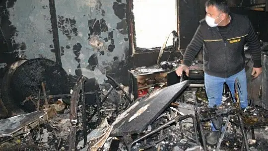 Zorluklarla yaptırdığı evi kül oldu
