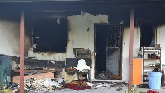 Zorluklarla yaptırdığı evi kül oldu