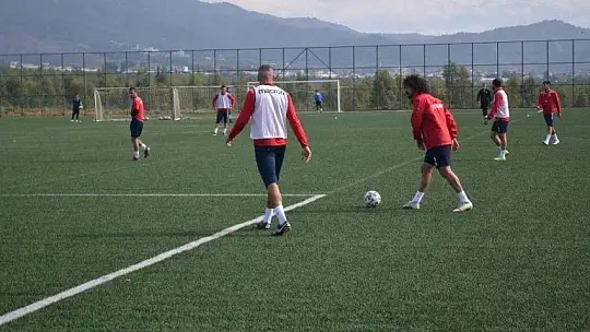 Fethiyespor suni çimde hazırlanıyor