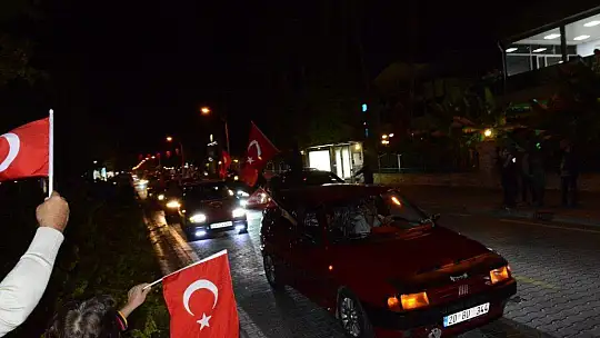 Cumhuriyet coşkusunu konvoyla kutladılar