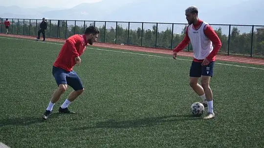 Fethiyespor suni çimde hazırlanıyor