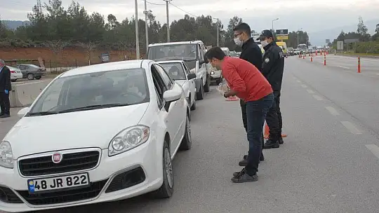Fethiye'de Emniyetten Koronavirüs Kontrolü