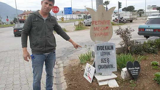 Mezar Yapım Ustasından Esprili Uyarı