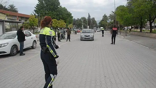 Trafik Ekiplerinden Çarşı İçi Denetimi