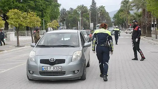 Trafik Ekiplerinden Çarşı İçi Denetimi