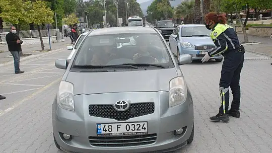 Trafik Ekiplerinden Çarşı İçi Denetimi