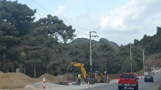 Yollardaki çukurların kapatılmasını talep ettiler