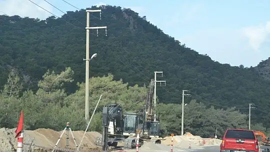 Yollardaki çukurların kapatılmasını talep ettiler