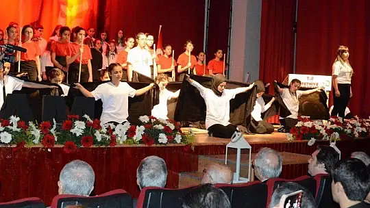 Atatürk muhteşem oratoryo ile anıldı