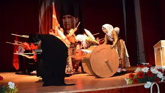 Atatürk muhteşem oratoryo ile anıldı