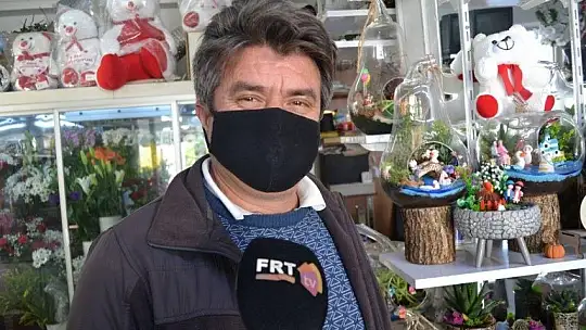 Çiçekçilerde Sevgililer Günü hareketliği