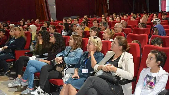 Matematiği kendine özgü yöntemlerle anlattı