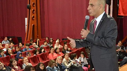 Matematiği kendine özgü yöntemlerle anlattı