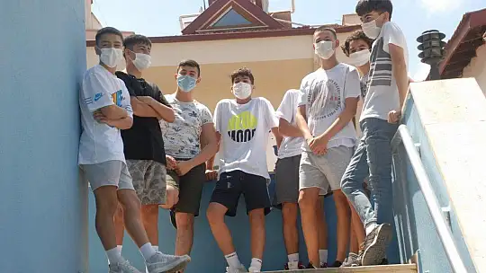 Gençlere 4 Saat İzin Yetmedi